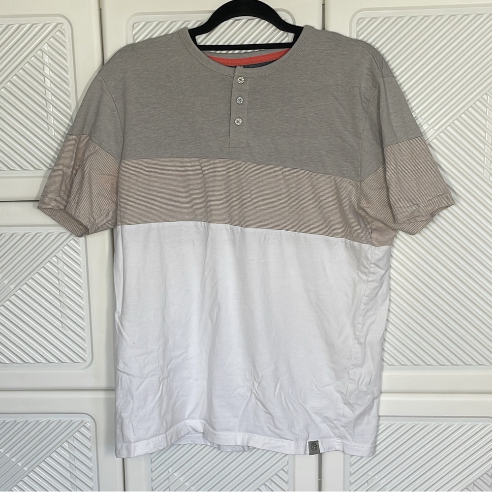 Free planet large men’s T-shirt buttons